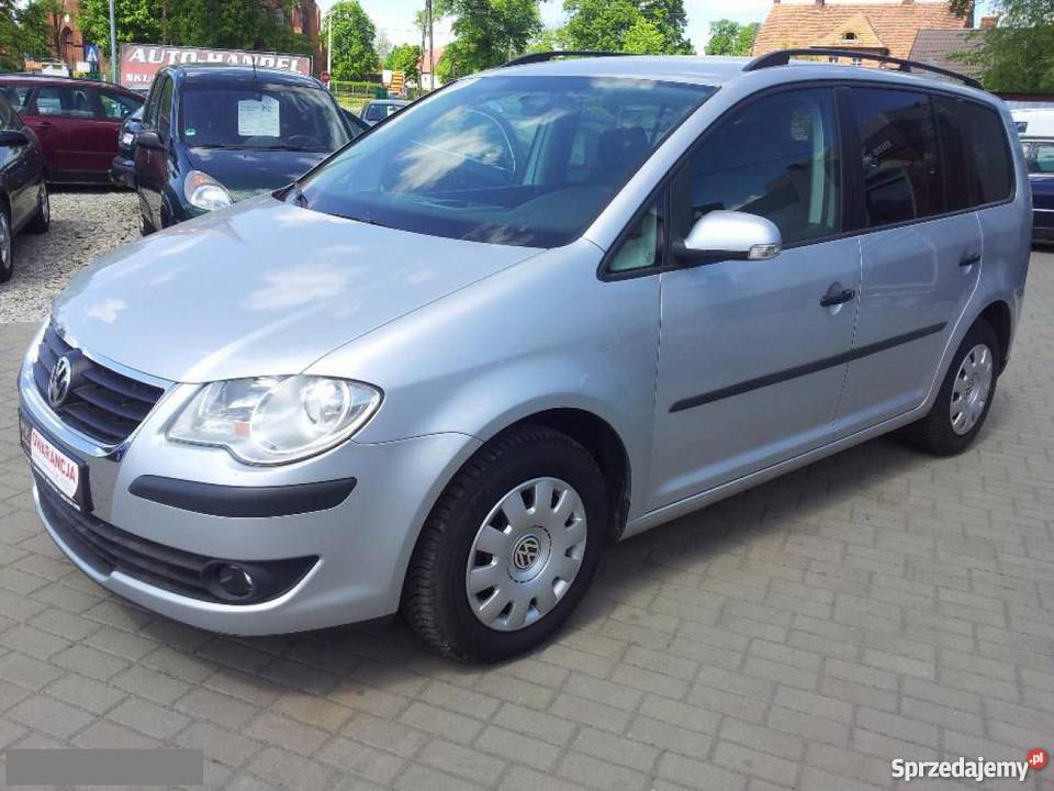 Na sprzedaż Volkswagen Touran srebrny 1900cm3 Krzywizna sprzedam