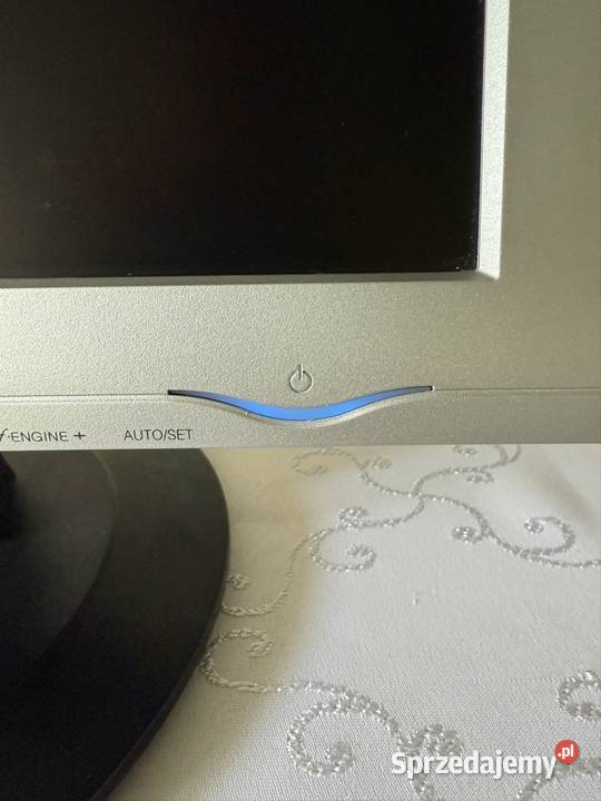 Monitor LG FLATRON L1732SSF w zestawie kabel LG śląskie