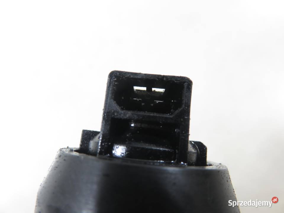 POMPOWTRYSKIWACZ VW GOLF PLUS 19 TDI 038130073AG Pompowtryskiwacze Motoryzacja