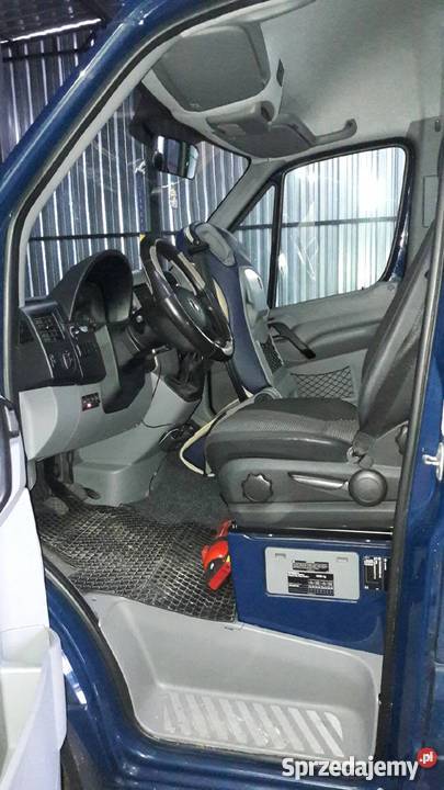 Bus VW Crafter 9 miejscowy VIP w zabudowie garażowany Motoryzacja podkarpackie