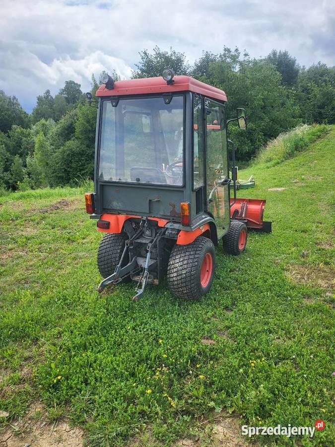 Kubota 4x4 z pługiem ogrzwana kabina Kubota małopolskie Tymowa sprzedam