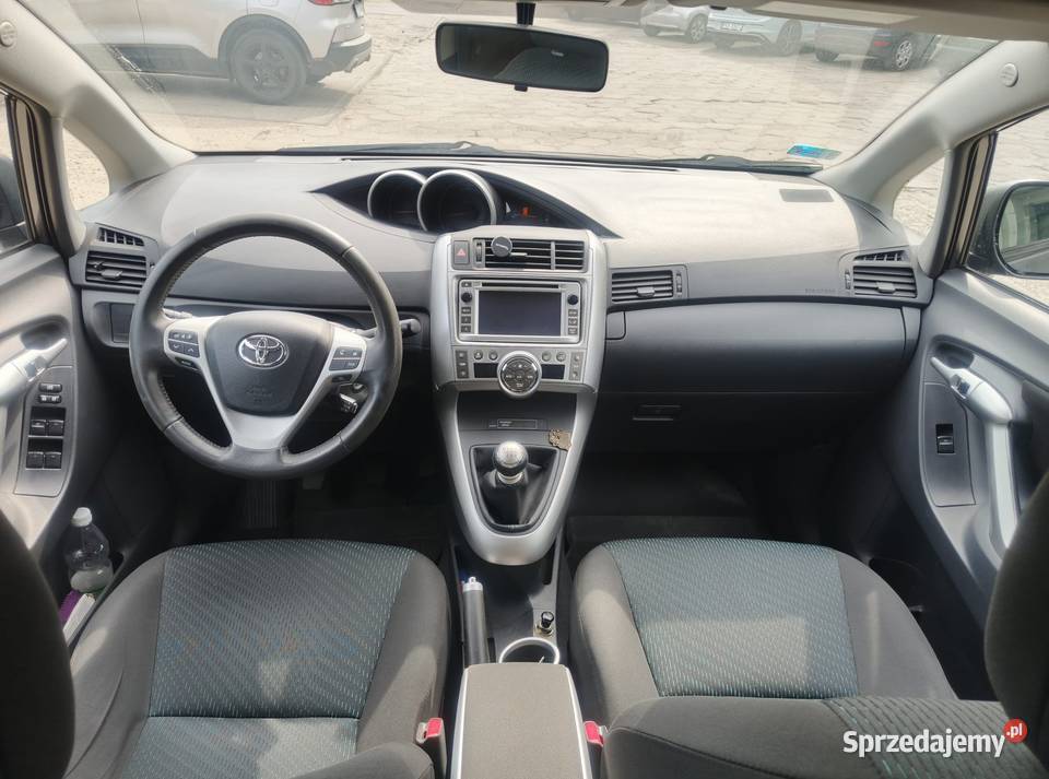 Toyota Verso 7os 20 D4D szary