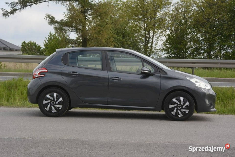 Peugeot 208 12 Benzyna doinwestowany nawigacja wielofunkcyjna kierownica 208 208