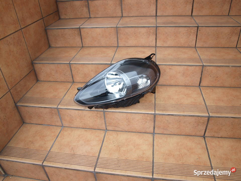 Fiat Grande Punto EVO lampa lewa przód 2009 Kalisz