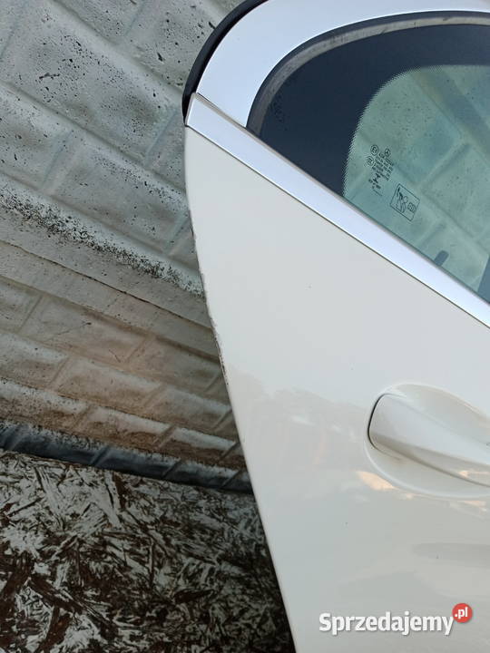 DRZWI PRAWE TYŁ TYLNE MERCEDES CKLASA W205 SEDAN wielkopolskie Rakoniewice sprzedam