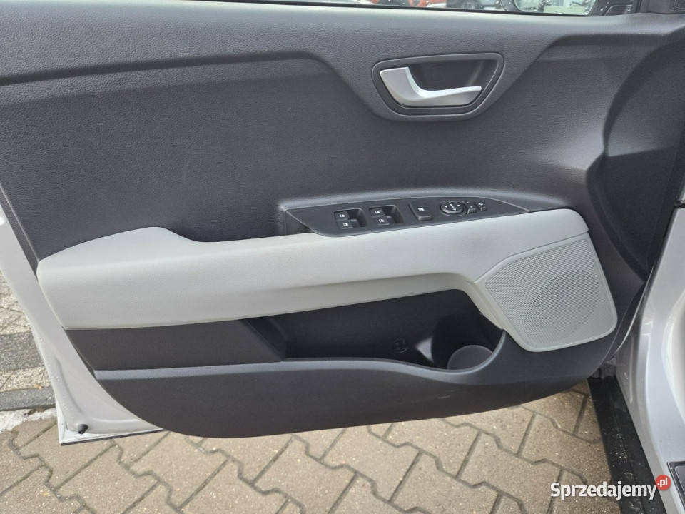 Kia Stonic Salon Bezwypadkowy BUSINESS LINE Bełchatów sprzedam