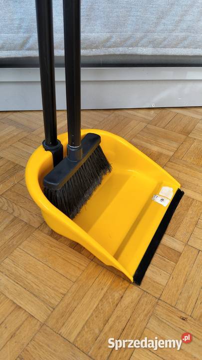 Szczotka zmiotka z szufelką na długim kijku Miotły i zmiotki