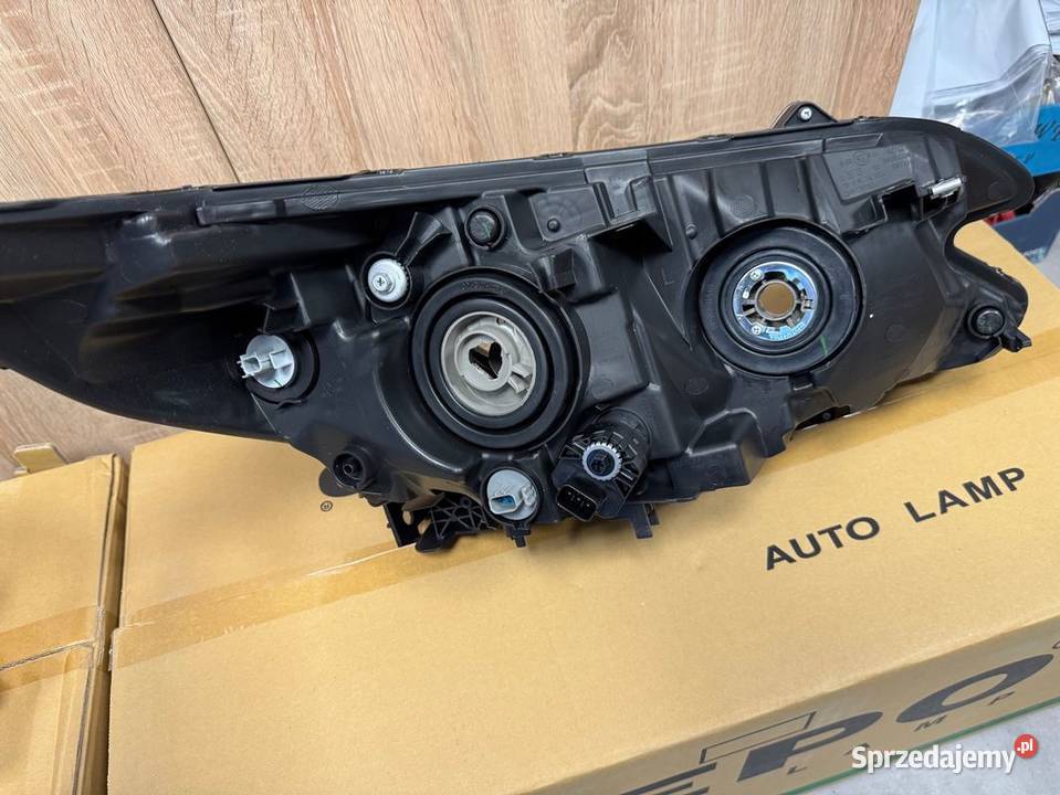 Honda Crv IV lift reflektor przód nowy H7 H7 Led osobowe
