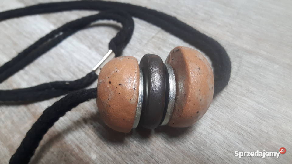Naszyjnik ceramiczny ręcznie wykonany z gliny