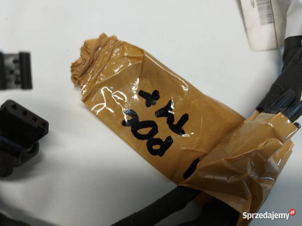 VW ID4 11A 2024r WIĄZKA ZDERZAKA TYŁ 11C971104L sprzedam