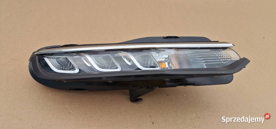 CITROEN C3 III 3 LIFT LAMPA PRAWA LED 9833480480 osobowe Bieleń