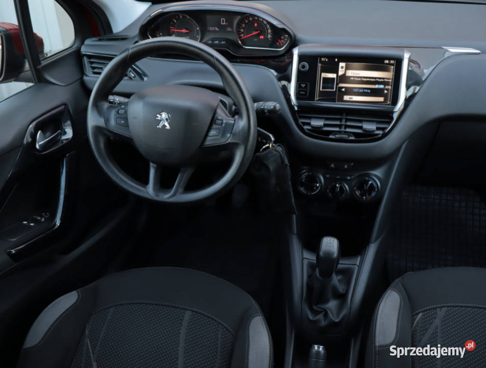 Peugeot 208 12 PureTech gniazdo USB