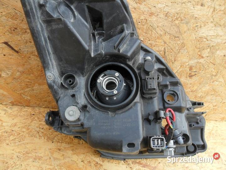 Toyota lampa lewa przednia Nowy Tomyśl