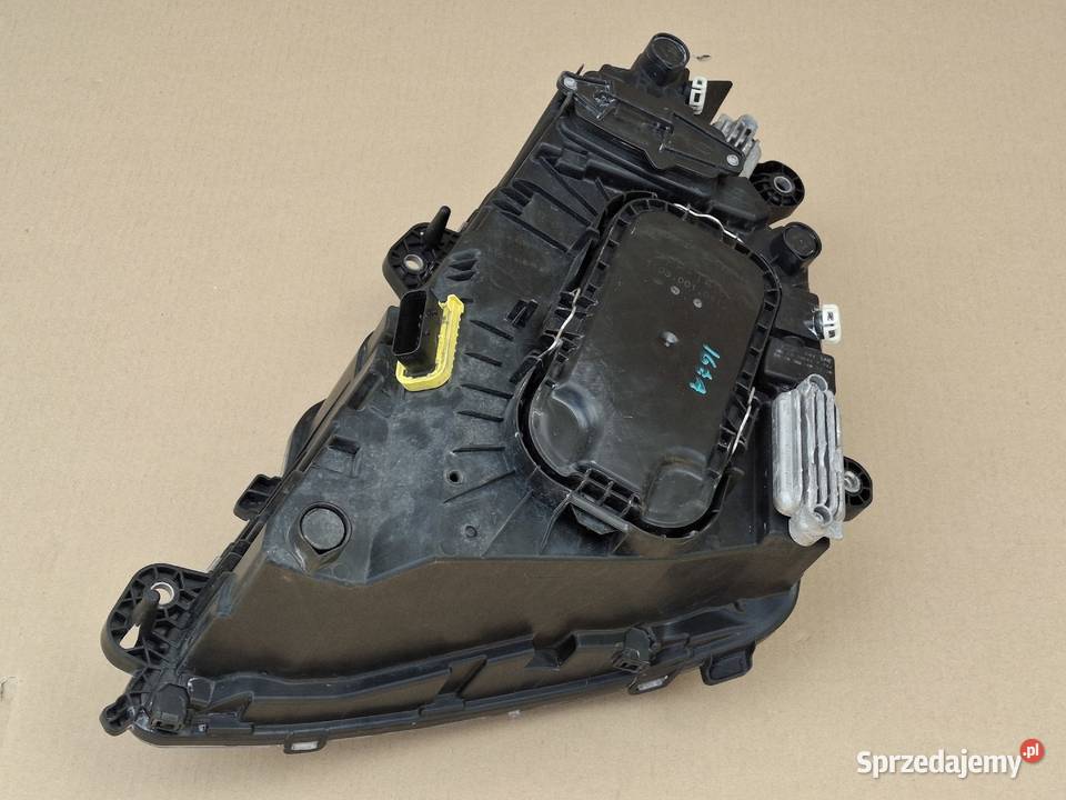 VOLVO FH5 REFLEKTOR PRAWY H7 LAMPA PRAWA Bieleń