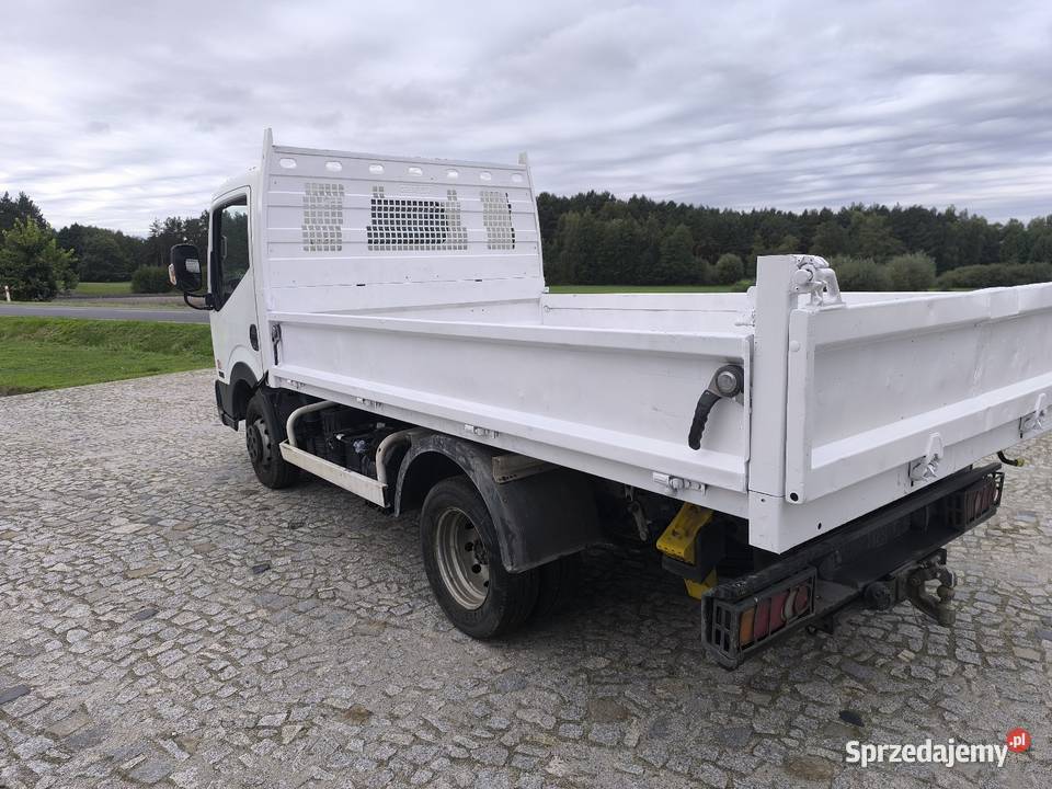 Nissan NT 400 wywrotka niski przebieg manualna Wywrotki