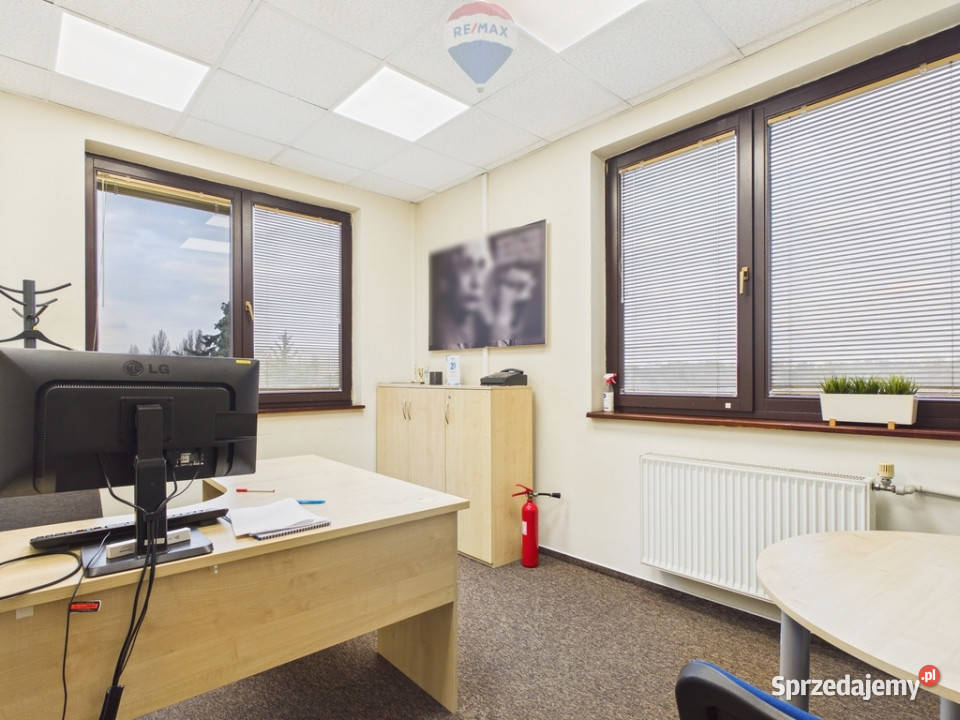 4 pietra w budynku biurowym na wynajem Warszawa