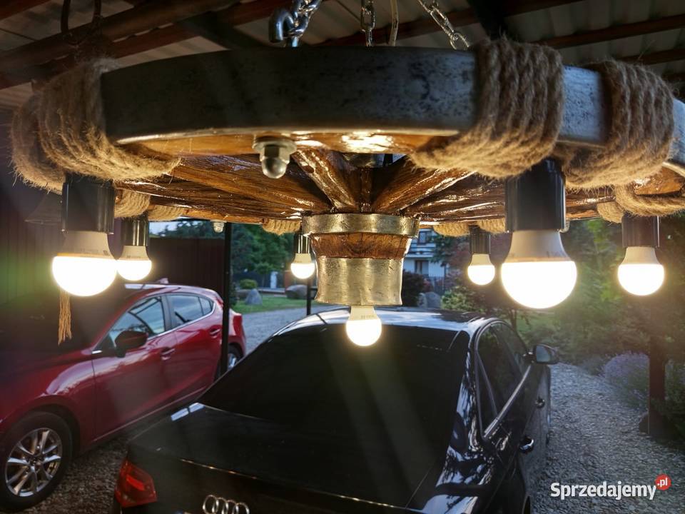 Żyrandol lampa oświetlenie z koła koło wozu