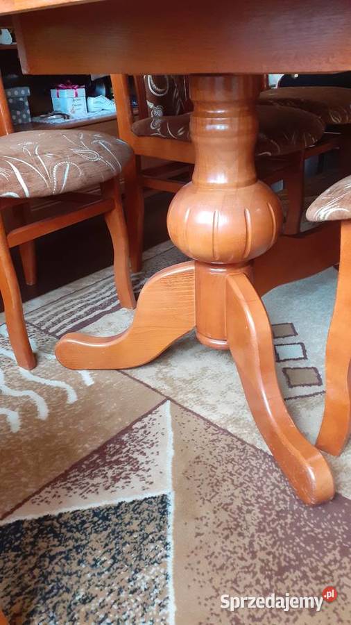 Sprzedam rozkładany stół plus 8 krzeseł