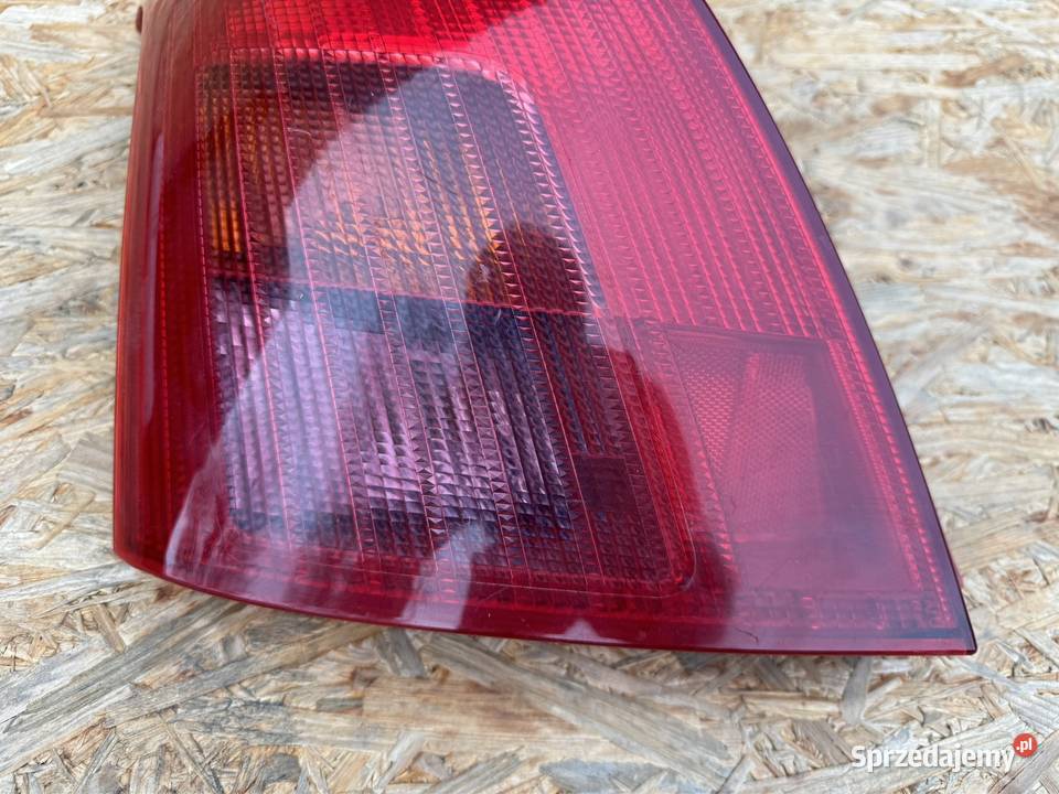 LAMPA TYŁ LEWA LH SUZUKI SWIFT MK6 02010002 osobowe wielkopolskie Międzychód