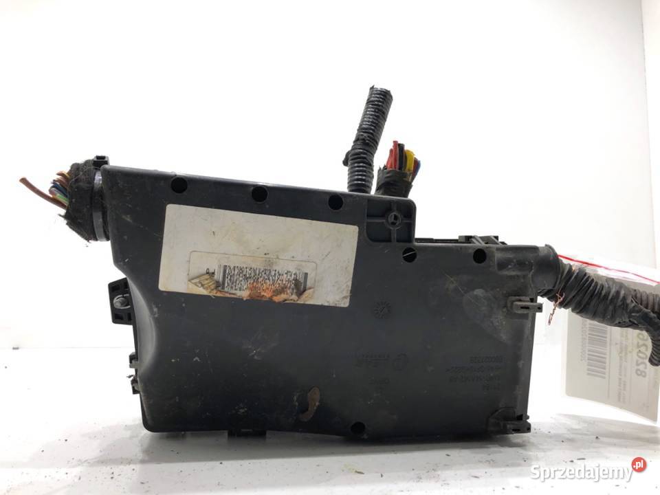 SKRZYNKA BEZPIECZNIKÓW FORD TOURNEO AV6T14A142AB podkarpackie