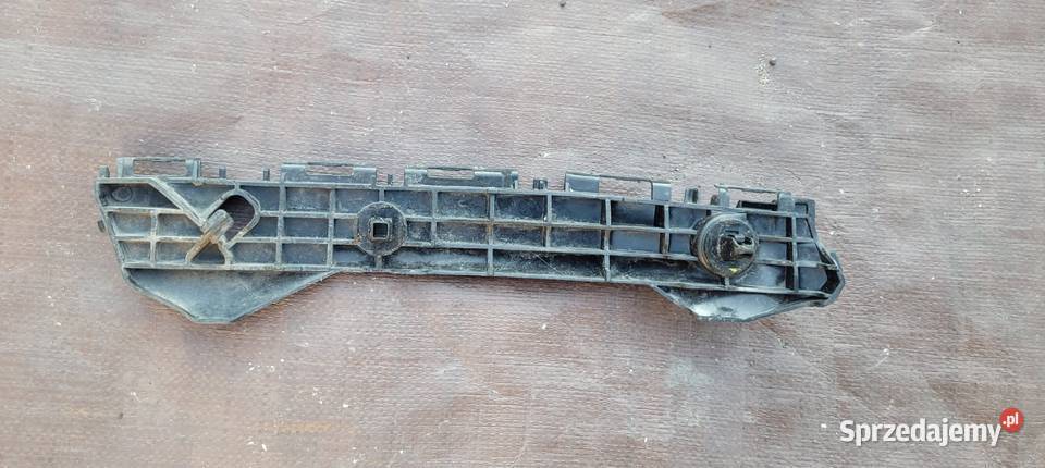 TOYOTA YARIS III LIFT ŚLIZG ZDERZAKA PRAWY TYŁ osobowe Ruda Śląska