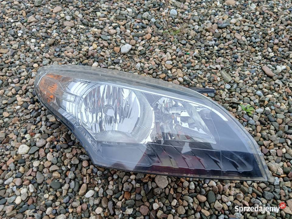 Lampa prawa Renault Megane III lift 13r EU Lampy przednie Radłów