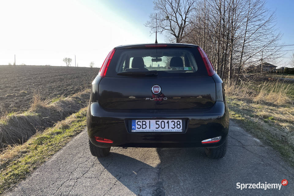 Samochód Fiat Punto 14 77 czarny mały przebieg klimatyzacja Bielsko-Biała