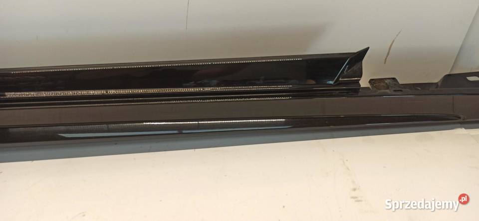 MERCEDES W205 PRÓG LISTWA PROGOWA PRAWA 197 Listwy i nakładki