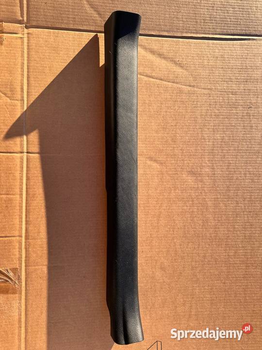 Listwaplastik osłona progu prawy przód Toyota Brzesko