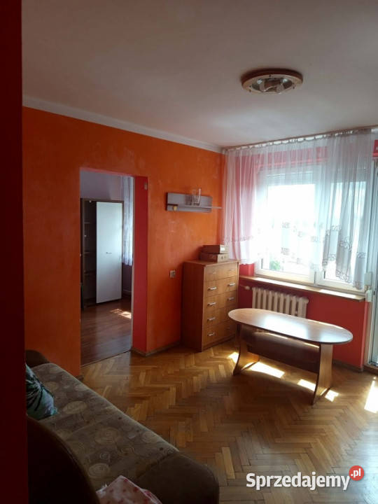 Sprzedam mieszkanie 37 m Legnica ścisłe centrum 3 piętra i więcej