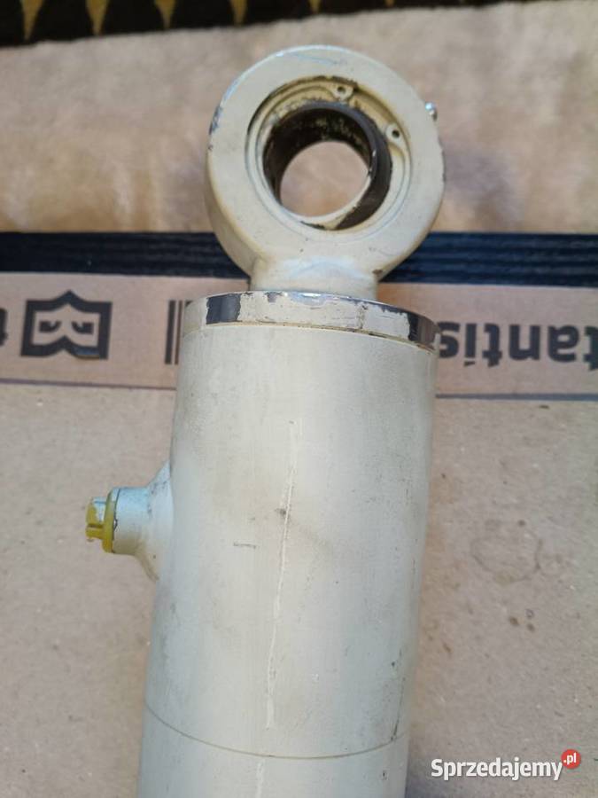 Siłownik pomocniczy podnosnika C385 sprzedam
