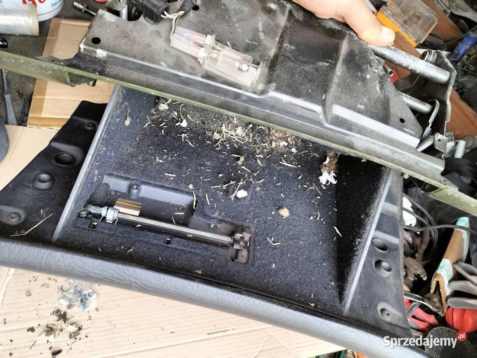 AUDI 80 B4 80B4 SCHOWEK PASAŻERA Kamień-Kolonia