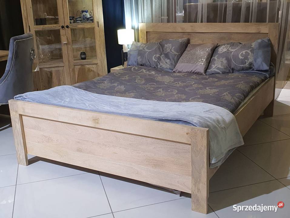 Jasne drewniane proste łóżko 160x200 z mango