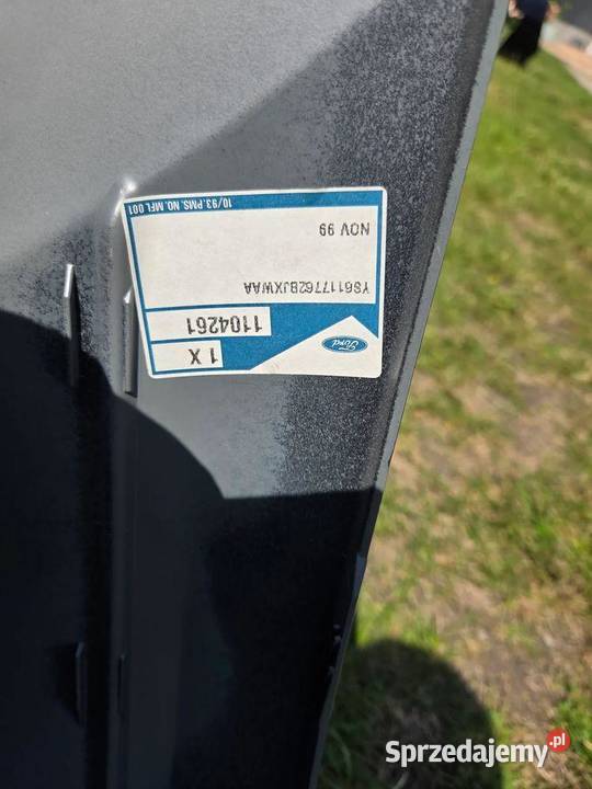 Zderzak przód przedni Ford Fiesta IV 1104261