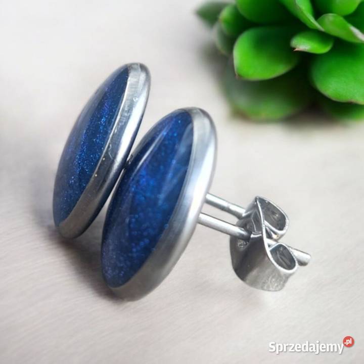 Połyskujące niebieskie kolczyki galaxy w Sanok