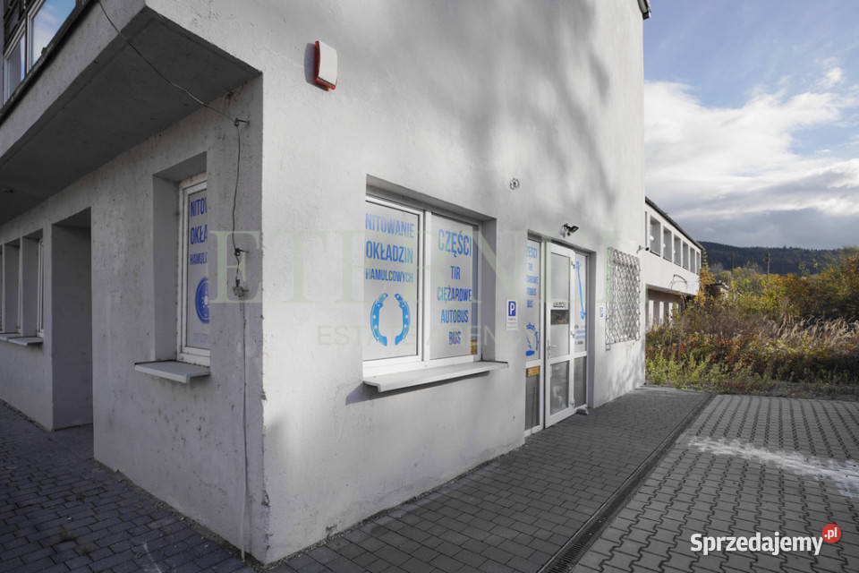 Plac 30 arów z biurowcem i garażami Myślenice