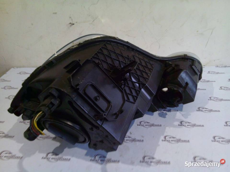 SKODA YETI 12r lampa prawa przód 130702331500 Kielce sprzedam