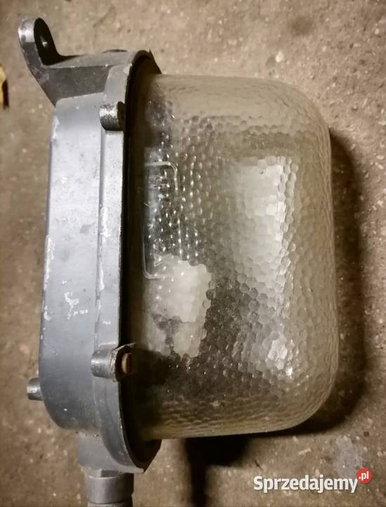 Lampa z czasów PRL Nosibądy