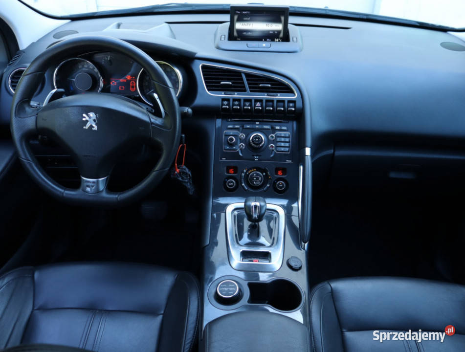 Peugeot 3008 Hybrid4 brązowy