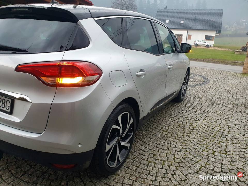 Super stan samo parkuje Stary Sącz