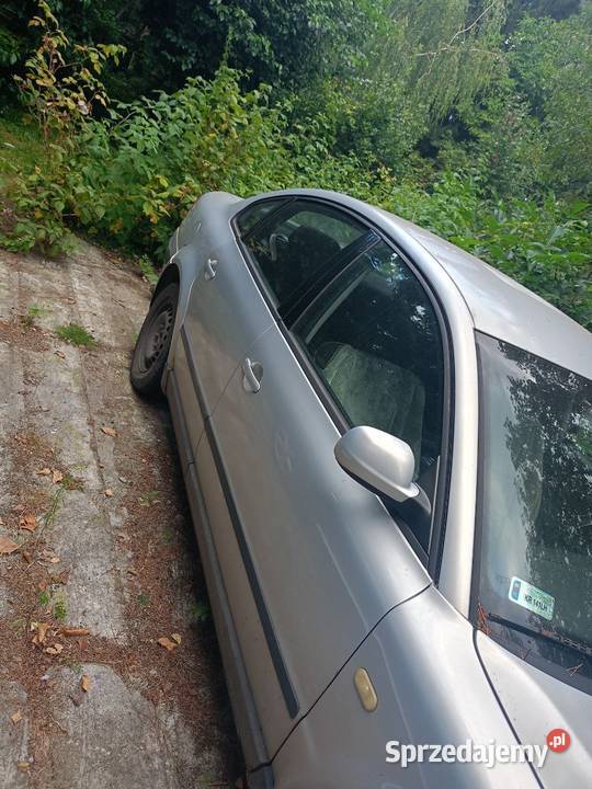 Syndyk sprzeda VOLKSWAGEN Passat B5 16 MR96 E2 Passat Samochody osobowe Warszawa
