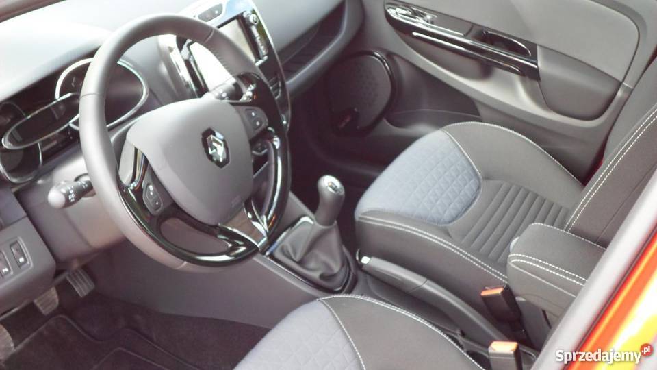 Renault Clio nieuszkodzony czerwony czerwony Witaszyczki