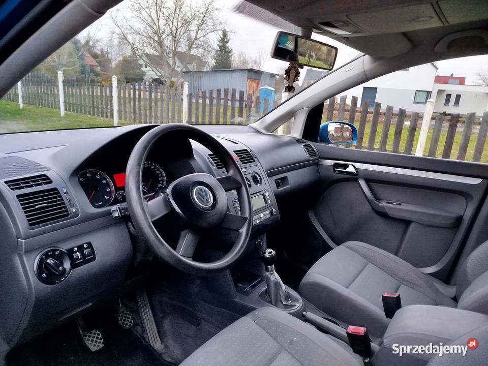 Volkswagen Touran 16 benzyna 2003 zadbany elektryczne szyby Wrocław