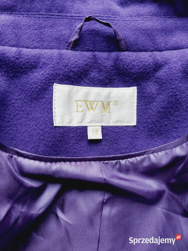 Fioletowy płaszcz damski jednorzędowy krótki z Escada
