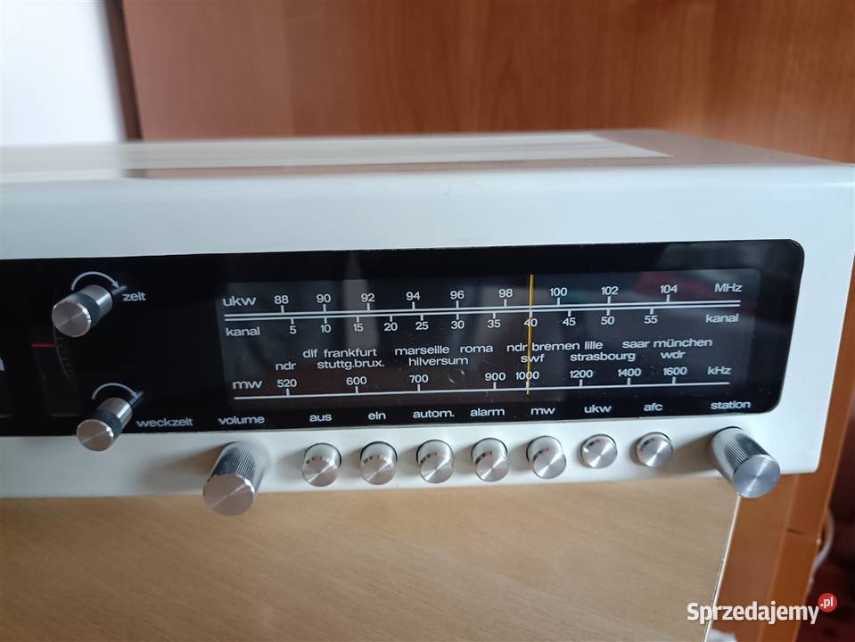 Radiobudzik klapkowy Telefunken Digitale 201 stołowy