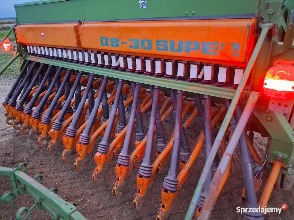Sprzedam siewnik D8 3 m SUPER Rozkoszówka