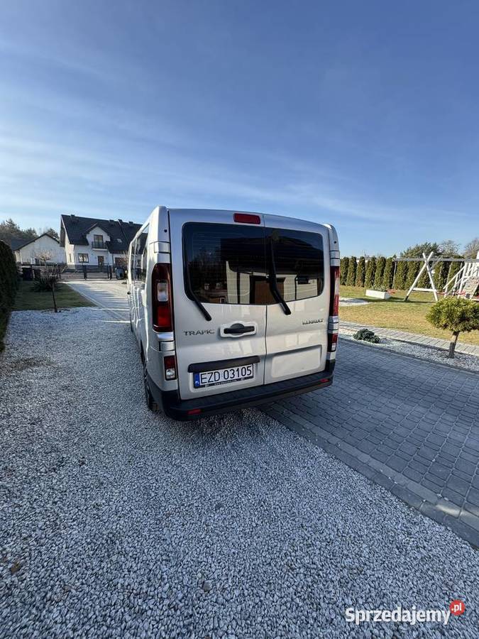 RENAULT TRAFIC LONG ENERGY 9CIO OSOBOWY Salon