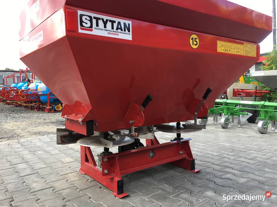 Rozsiewacz nawozu 600L TYTAN firmy STRUMYK