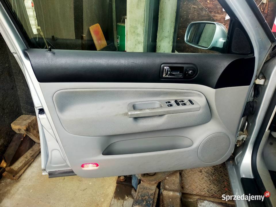 volkswagen golf 4 1400 benzyna 2003 Nysa