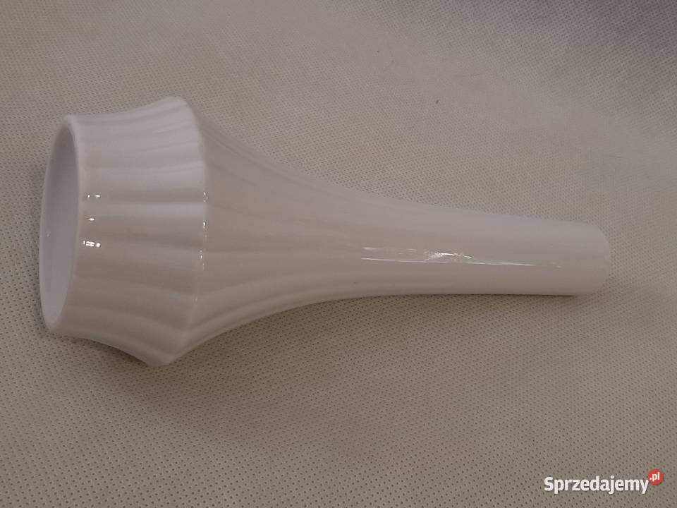 Piękny biały ceramiczny wazon niemieckisygnowany Inowrocław